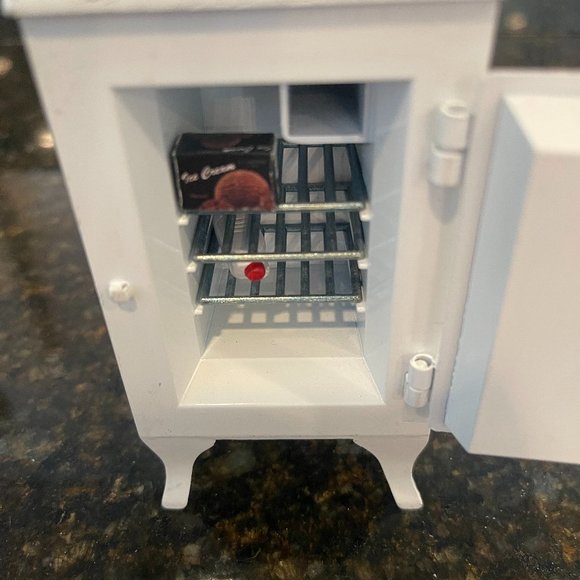 Dollhouse Metal Antique Monitor Top Refrigerator - with removable door and racks - Picture 5 of 11